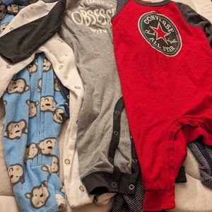 Bundle of 5 Baby Boy Jumpsuit / pajamas size 9 months